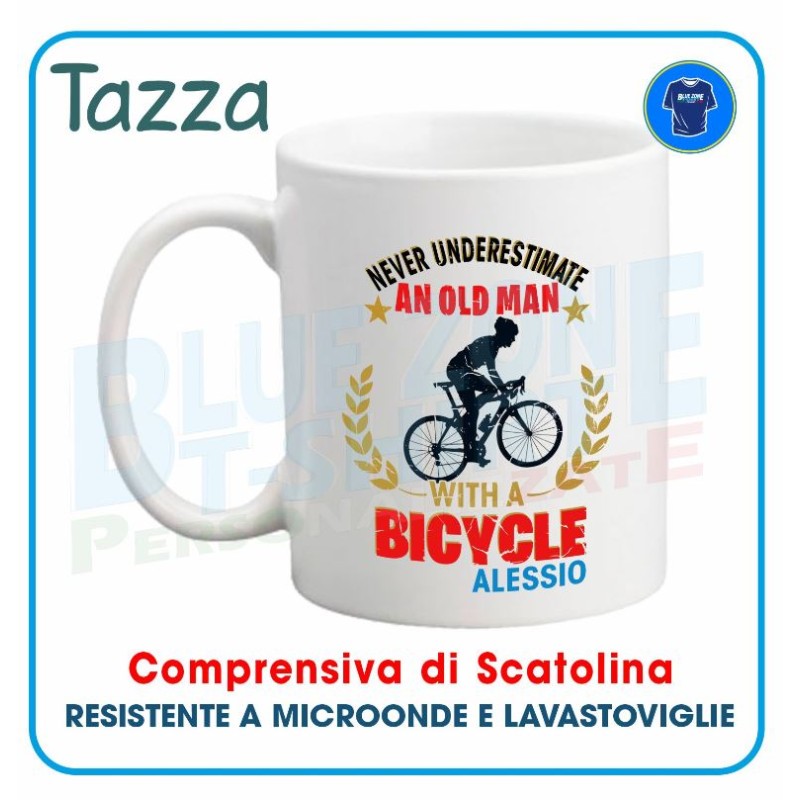 Tazza personalizzata Never Underestimate an Old Man with a Bicycle con nome