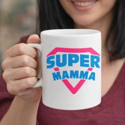 tazza super mamma in mano a donna idea regalo per mamma
