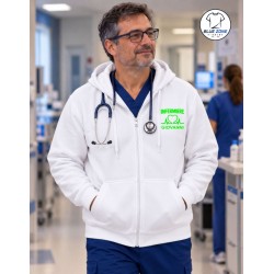 Felpa uomo Infermiere con cappuccio e zip indossata